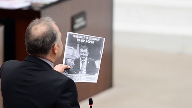 CHP’li Erdem ile ilgili Ankara’da afiş skandalı!