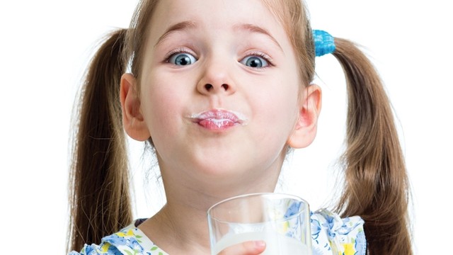 İnek sütü çocuğunuz için ölümcül olabilir!