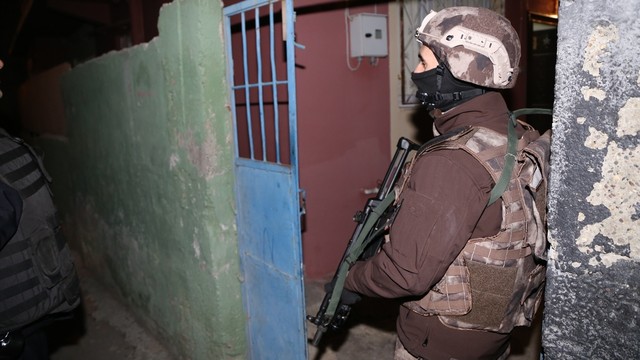 Adana’da IŞİD operasyonu; 6 gözaltı