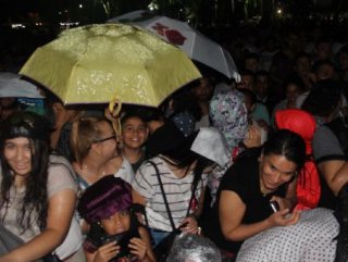 Aleyna Tilkinin konseri yağmur nedeniyle ertelendi