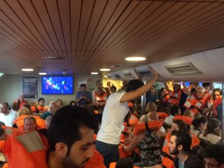 İstanbul Kadıköyde vapur karaya oturdu