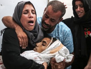 Öldürülen Filistinli çocuk toprağa verildi