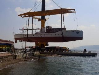 Atatürkün gezi teknesi M/G Acar Çanakkalede 