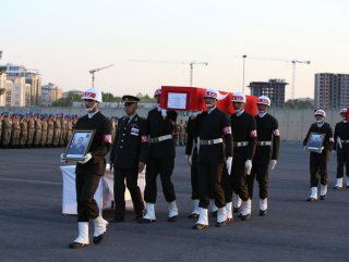 Diyarbakır şehitleri törenle uğurlandı