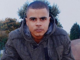 İngilterede ölümü isyana yol açan genç anıldı