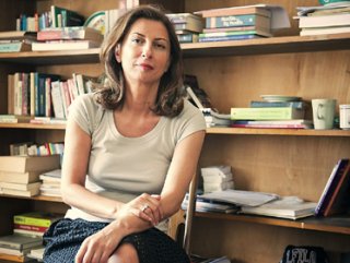 Cumhuriyet yazarları Nuray Merte yüklendi