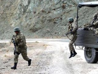 Diyarbakırda PKK ile çatışma 1i ağır 3 korucu yaralı