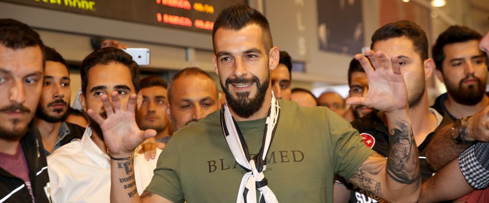 Negredo, İstanbul'a geldi
