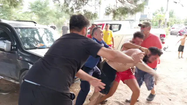 Cankurtaranlar, tek bir kişiye tekme tokat saldırdı