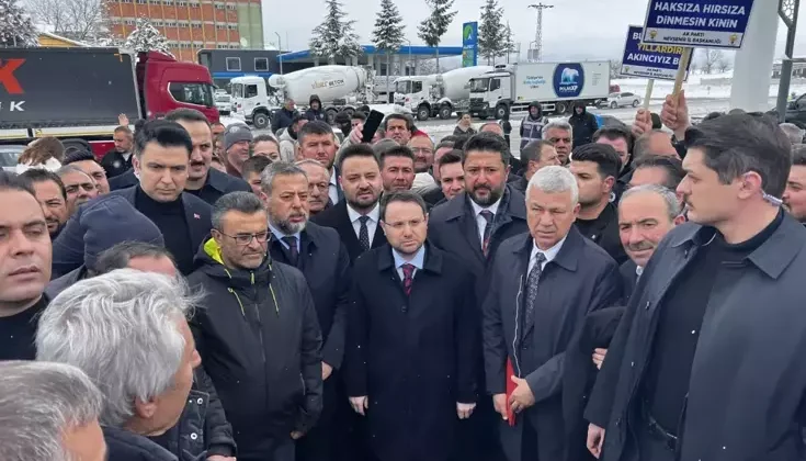 Bakan Gürlek memleketinde davul ve zurnayla karşılandı