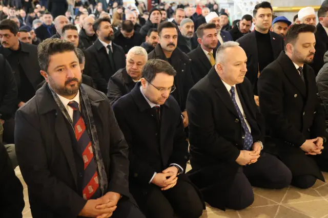 Bakan Gürlek memleketinde davul ve zurnayla karşılandı Bakan Gürlek memleketinde davul ve zurnayla karşılandı