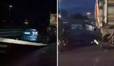 Seyir halindeyken tekeri kopan otomobil kamyona çarptı